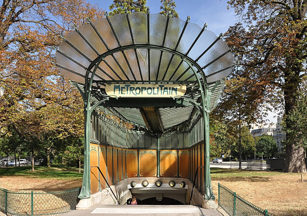 エクトル ギマール パリのメトロ入口を手掛けたアール ヌーボー建築家 美の巨人たち 人生は遊園地